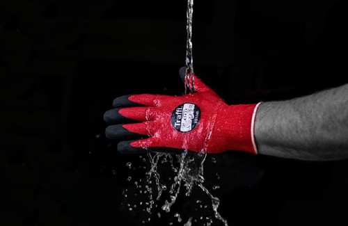 TG1240 gloves are water resistant