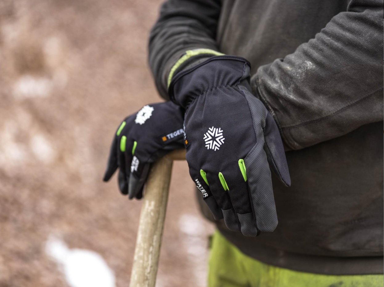 Tegera 518 Gloves do what other winter gloves can't by offering a full range of cold-weather protection Cold weather application