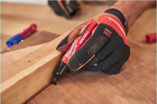 Milwaukee Hybrid Safety Gloves utilise the benefits of natural and synthetic leather where they excel Backing fabric